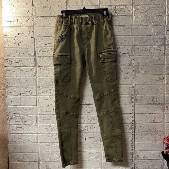 Grace & Lace Denim - Grace & Lace Olive Green Cargo Jogger Pants - Size M